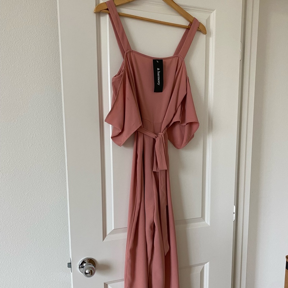 NWT! Women’s Jumpsuit Belted Cold Shoulder Size Small 4-6